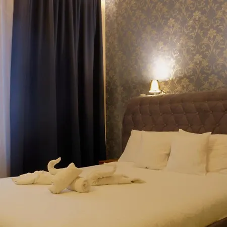 ホームステイ Black Gold Center