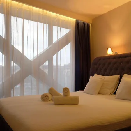 Black Gold Center ホジューフ