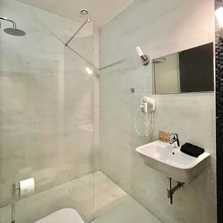 Black Gold Center ホジューフ