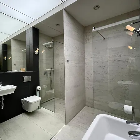 ホームステイ Black Gold Center